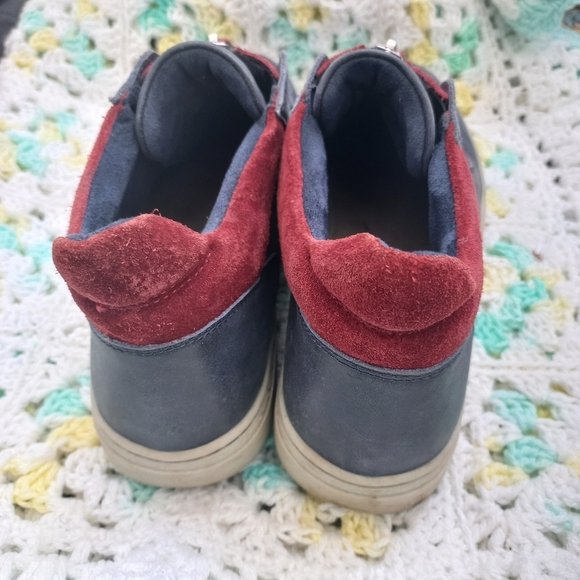 Earth Women's Zane Navy/Red Leather Sneakers Size 10 B US - Picture 6 of 15